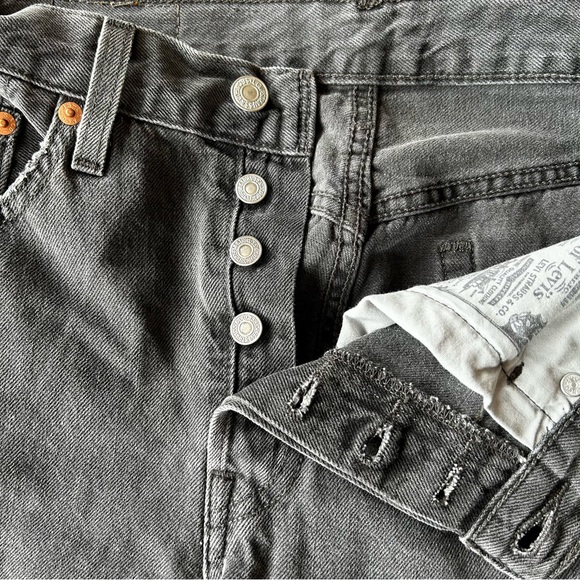 Levi’s 501’s - Cropped - Raw Hem - Faded Black - Size 26 - Picture 7 of 8